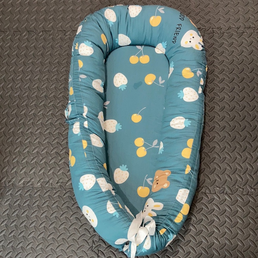 Baby lounger baby nest